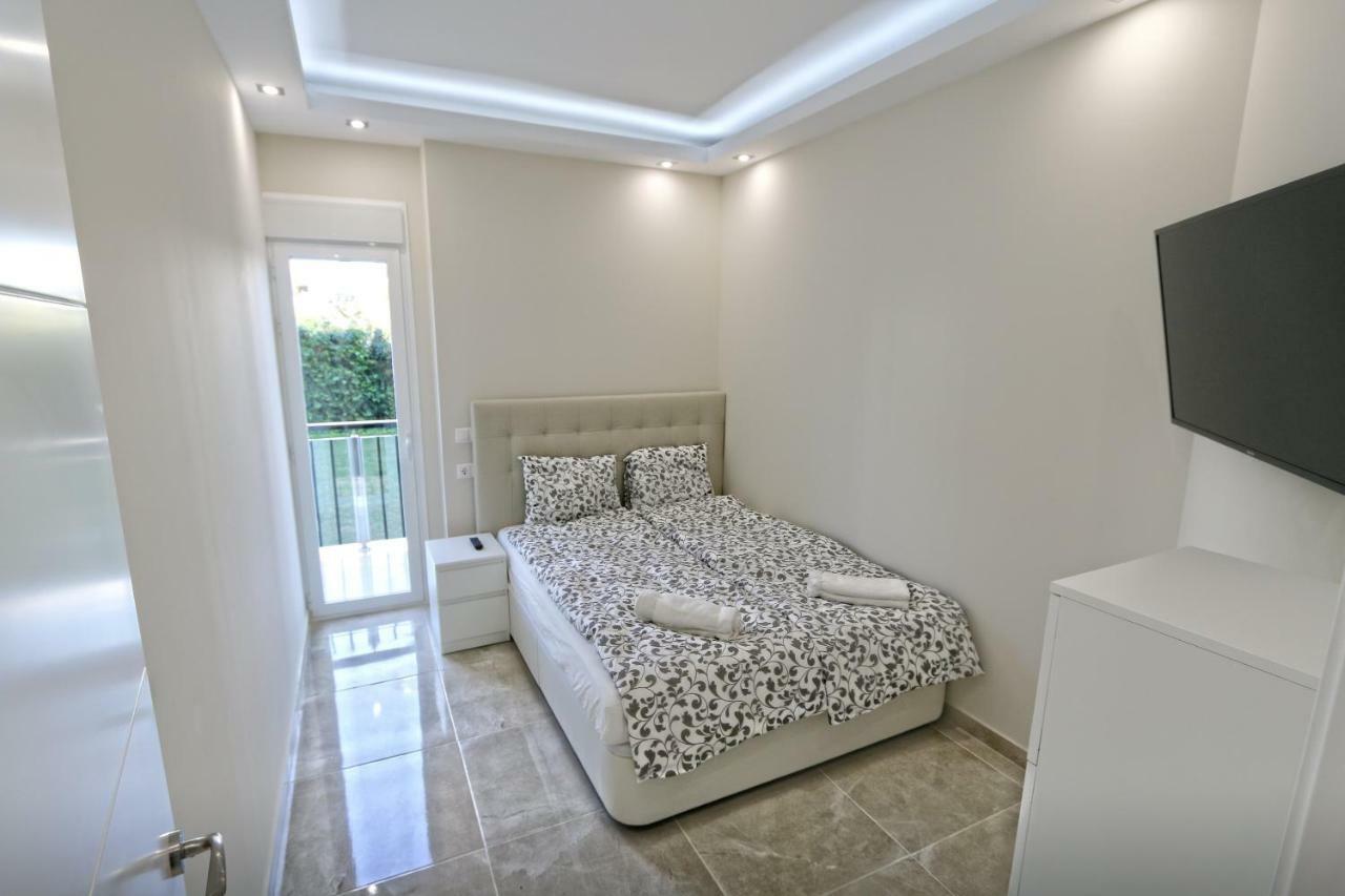 Beachfront Luxury Apartment, Puerto Banús, Marbella Exterior foto