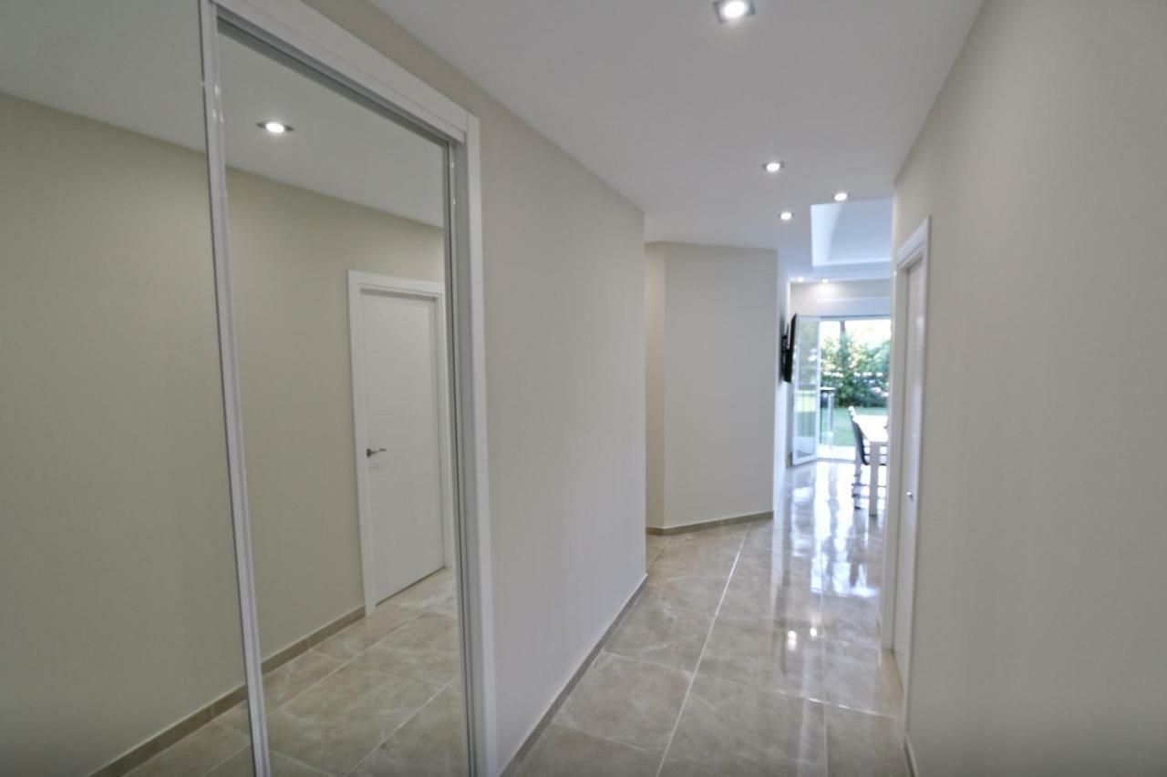 Beachfront Luxury Apartment, Puerto Banús, Marbella Exterior foto
